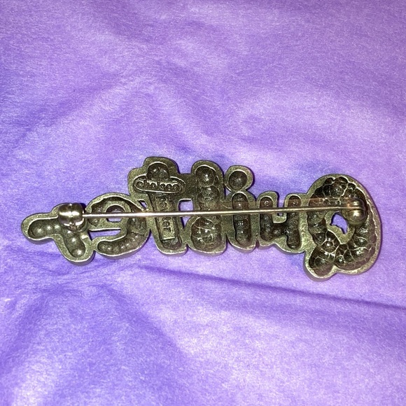 Chelsea pewter quilter brooch - Picture 2 of 4